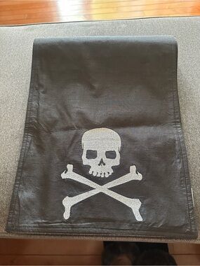 Black Skull & Crossbones Decorative Table Runner (72 Inches)